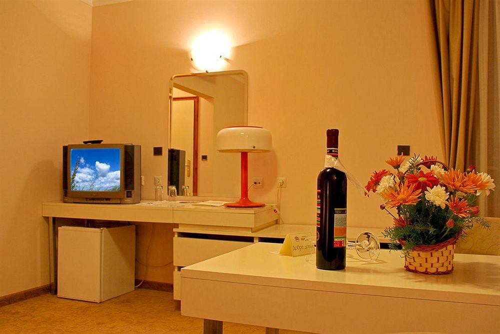 Geneva Hotel Sofia Luaran gambar